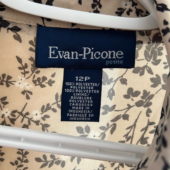 Evan Picone vintage cream floral short-sleeve button-down top petite - Picture 5 of 10